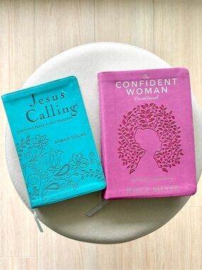 Jesus Calling & Confident Woman Devotional Book Set